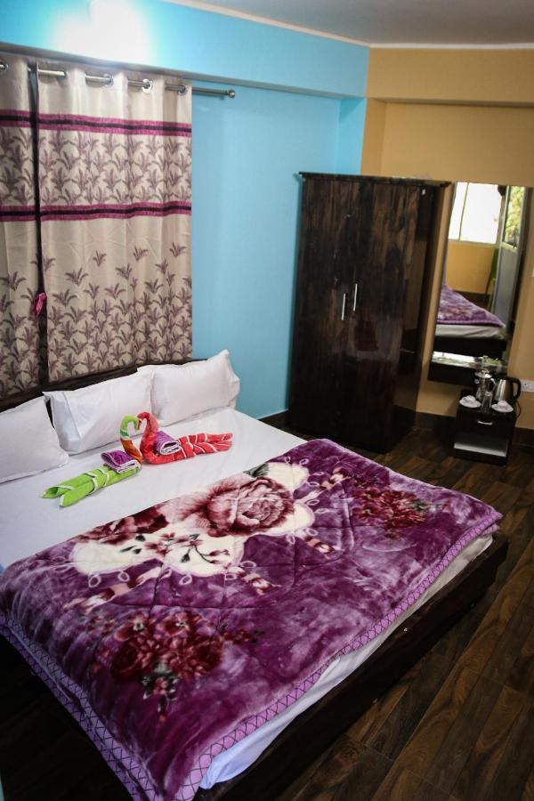 Homestay Sharthi And *