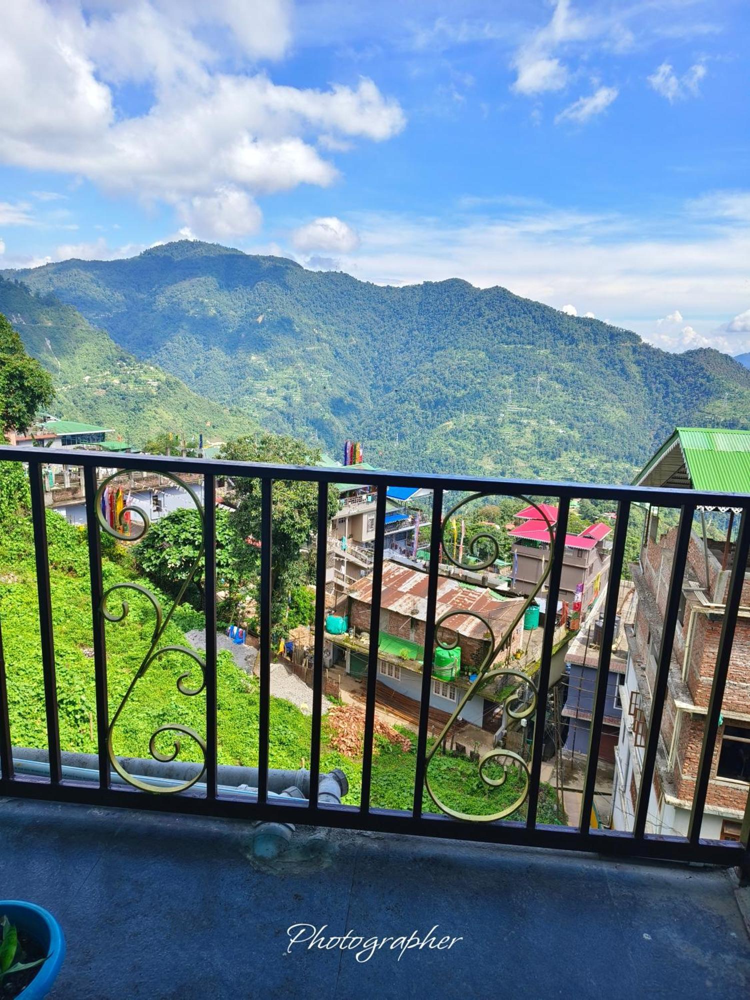 Sharthi And Homestay