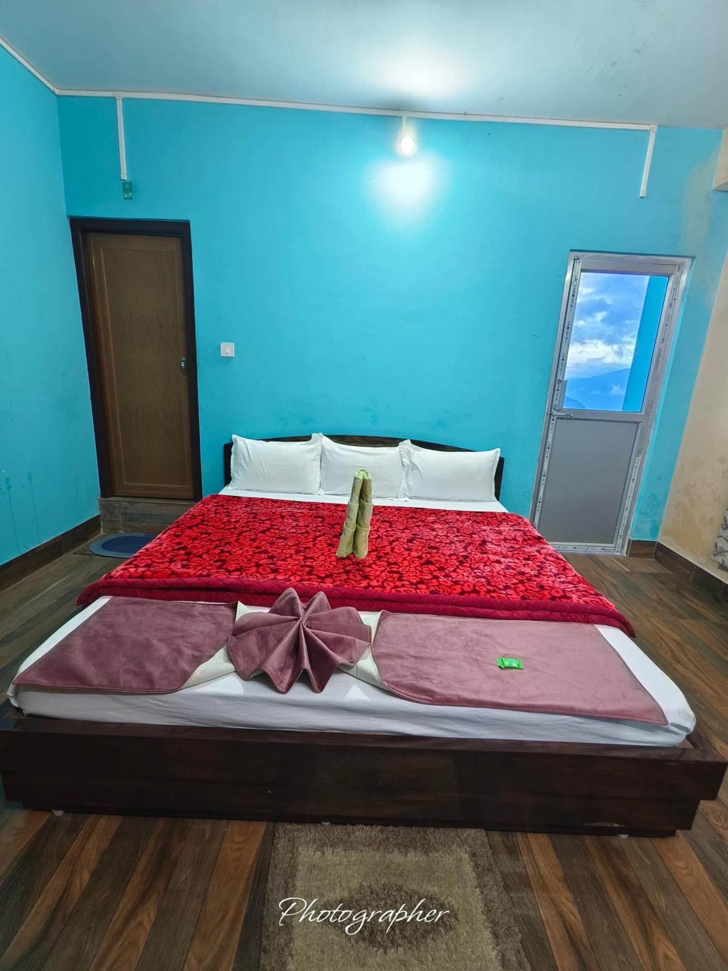 Homestay Sharthi And *